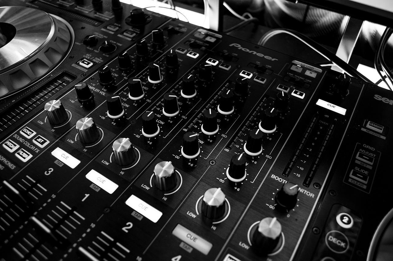 mixer-gb1a8f8e48_1280